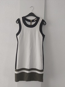 38 NIKKIE jurkje sweat - KR