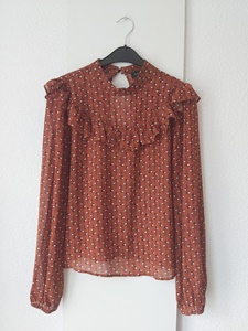 36 LOFTY MANNER top ruffle -PAK