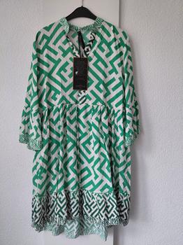 42 JE M'APELLE groen jurkje -NU