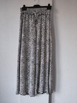 38 PULL & BEAR flared -NM