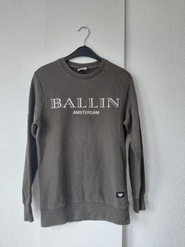 36 PURE WHITE sweater ballin