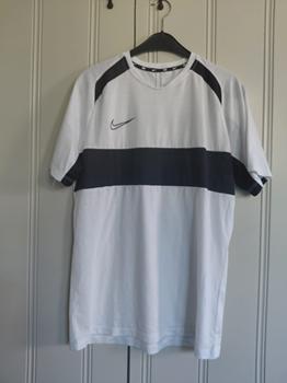 38/40 NIKE sport zwart/wit