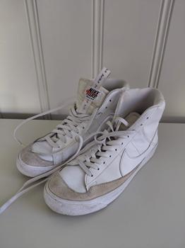 38 NIKE sneakers -KS