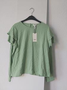 40 OBJECT ruffle top -NM