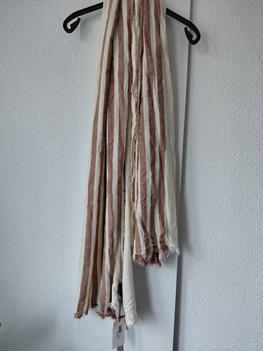 38/40 NUKUS sjaal nieuw