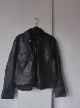 36 ZARA leer look blouse -BOV