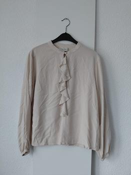 40  CREAM ruffle -HN