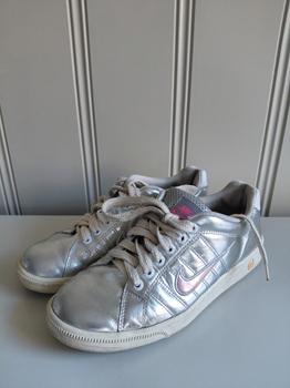 40 NIKE zilveren sneakers -DO