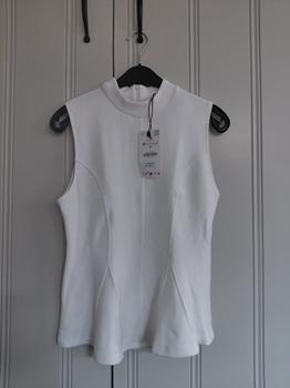 38 ZARA roomwitte top -SA