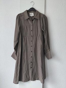 36 MY ESSENTIAL WARDROBE jurkje -KLE